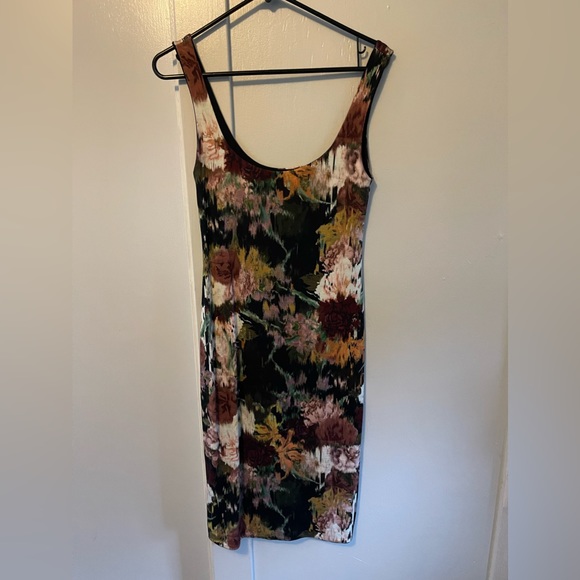 Floral Bodycon Midi Dress - Picture 8 of 8